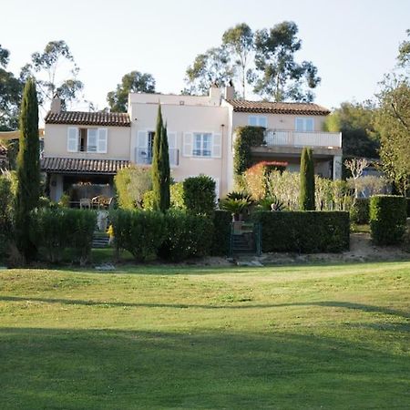 Charmantes Haus Im Golf Club Saint Tropez Eksteriør billede